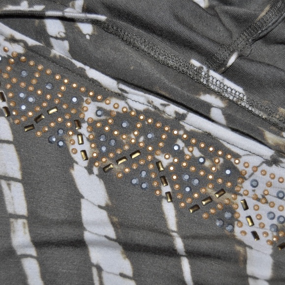 NEW Olive Studded Tie Dye Cold Shoulder Top [D4] - Picture 5 of 8